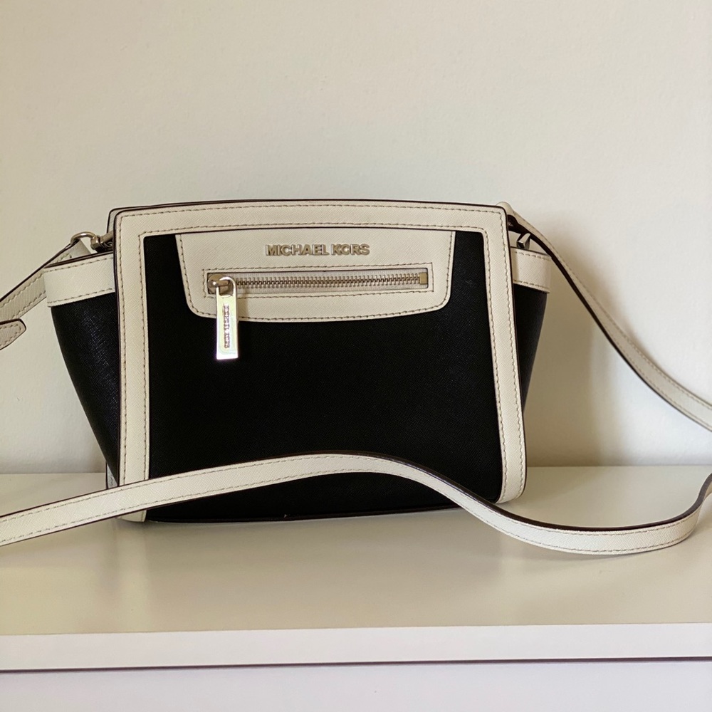 Michael kors cross body bag